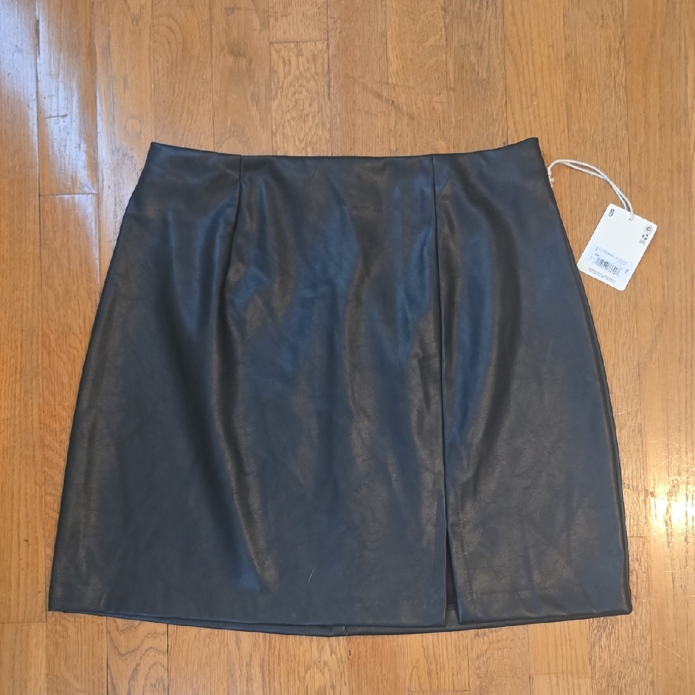 A.N.A BRAND WOMEN'S BLACK IMITATION FAUX LEATHER SKIRT SIZE 8